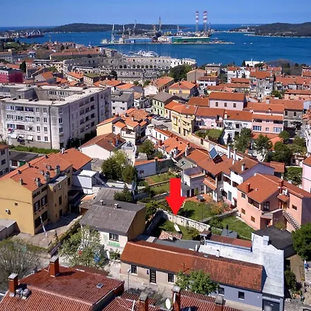 Semesterbostad Holiday House Arena Pula