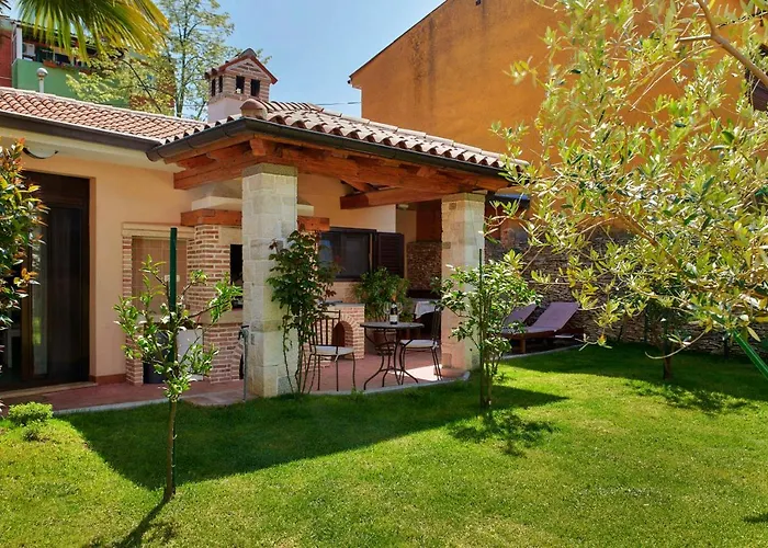 Holiday House Arena *